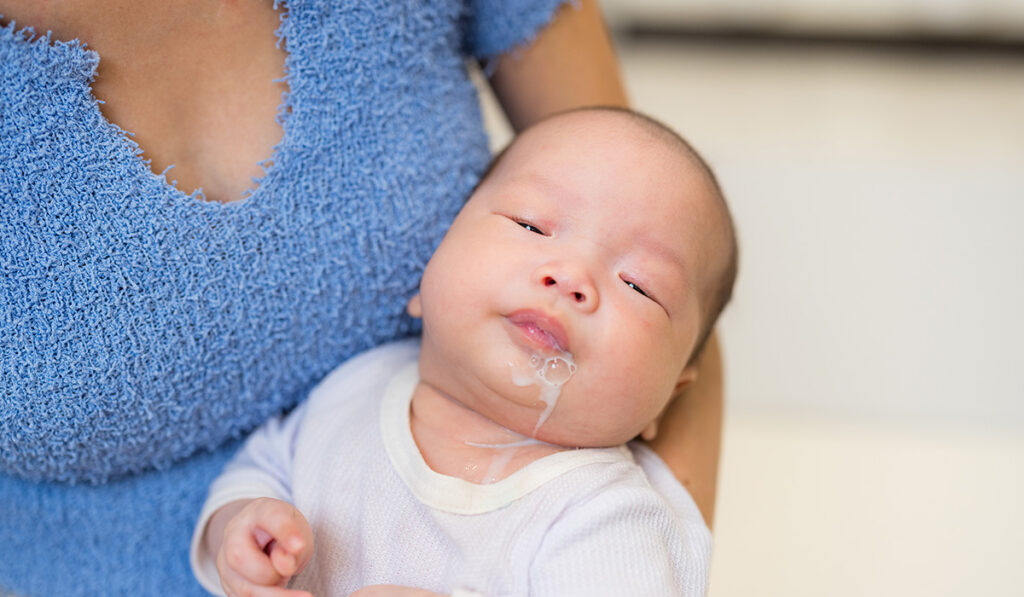 Refluxo em bebês: será que meu bebê tem? | Dra. Juliana Guirado